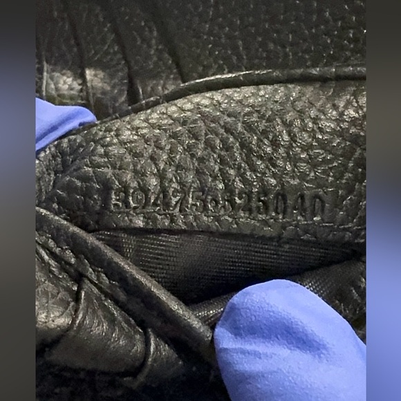 NEW Gucci Jumbo GG Bifold Wallet - Picture 3 of 12